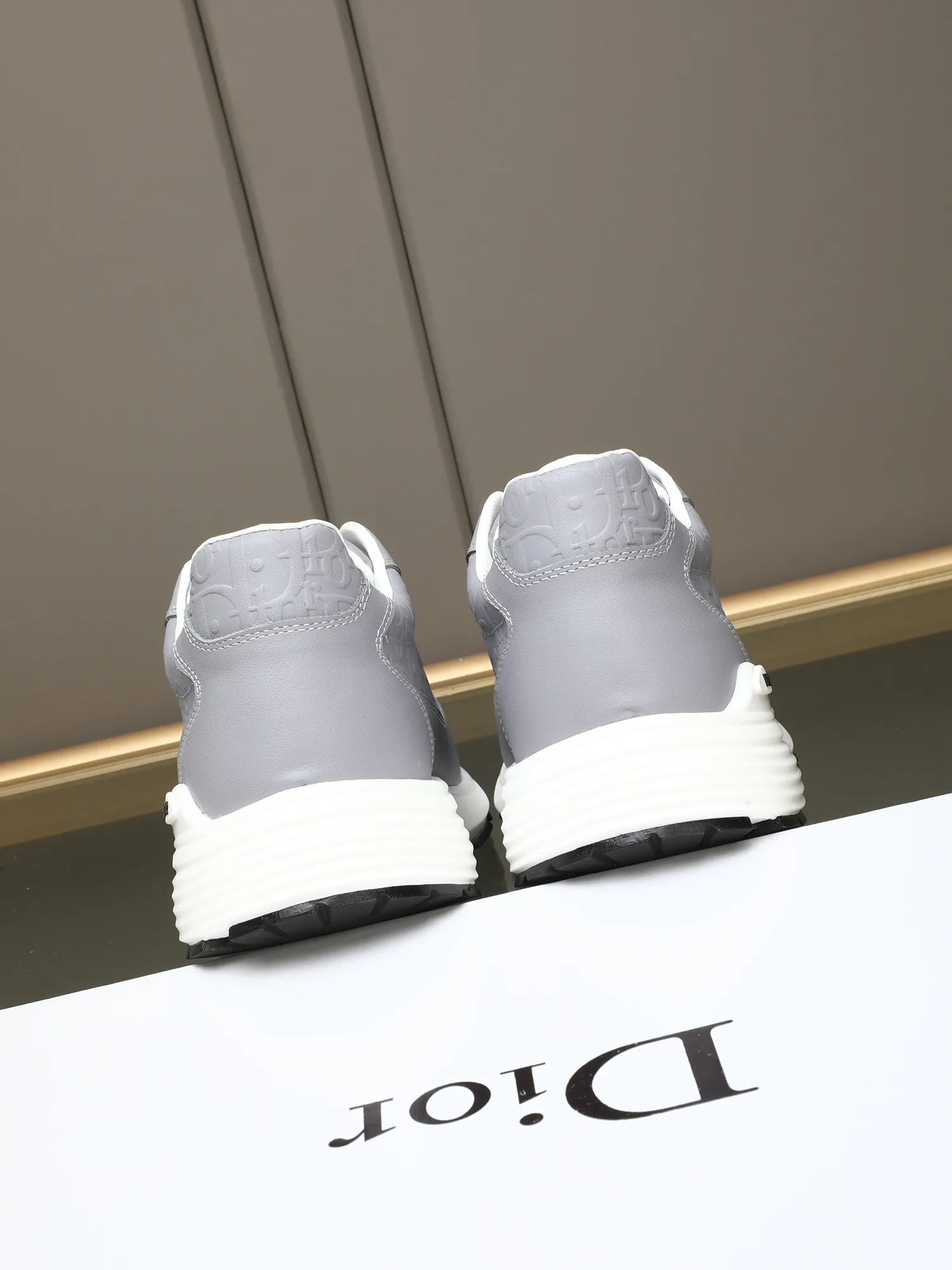 🆕🆕🆕Men's Shoes💰P460 Dior's avant-garde and versatile fashionable men's shoes are privately modeled, calfskin embossed, fashionable, simple, stylish, more eye-catching and more classy. It will subvert the old idea and be a must-have for fashionistas who want to spend time with you! Must keep it for yourself! High-end comfort and low-end, high-end quality workmanship. Code number: 38-44 (45 customized) 3 colors for your choice [kiss][kiss][kiss]